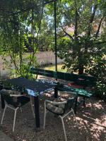 Vonkajšia záhrada v ubytovaní Apartment Ruža