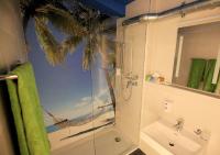 Ein Badezimmer in der Unterkunft BeachIN - Sport, Events, Hotel, Restaurant, Bar