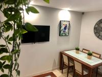 TV a/nebo společenská místnost v ubytování Apartamento San Blas-Antiguo Mercado Central