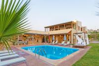 Bazén v ubytovaní Golden Sand Beach Villa alebo v jeho blízkosti