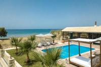 Bazén v ubytovaní Golden Sand Beach Villa alebo v jeho blízkosti