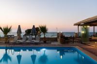 Bazén v ubytovaní Golden Sand Beach Villa alebo v jeho blízkosti
