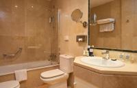 Koupelna v ubytování Suites Barrio de Salamanca