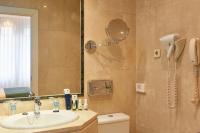 Koupelna v ubytování Suites Barrio de Salamanca