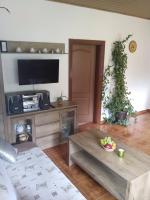 TV a/nebo společenská místnost v ubytování Apartmá Doubek