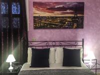 A bed or beds in a room at B&B Villa Sophie