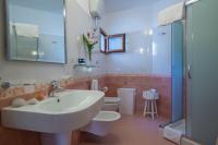 A bathroom at Villa Eos