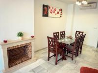 Posedenie v ubytovaní Fantastic 3-Bedroom Holiday Home including Tennis and Pool Near Golf Course