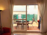 Posedenie v ubytovaní Fantastic 3-Bedroom Holiday Home including Tennis and Pool Near Golf Course