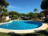 Bazén v ubytovaní Fantastic 3-Bedroom Holiday Home including Tennis and Pool Near Golf Course alebo v jeho blízkosti