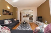 Telewizja i/lub zestaw kina domowego w obiekcie Zen Luxury Apartments