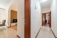 Telewizja i/lub zestaw kina domowego w obiekcie Zen Luxury Apartments