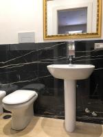 Kúpeľňa v ubytovaní NSH AppartHotel, Napoli Centro