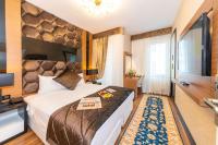 TV a/nebo společenská místnost v ubytování Eastanbul Suites