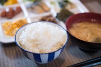 ホテルの敷地内または近くでの食事または食べ物