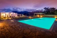Bazén v ubytovaní Kallirroe Master Villa with Sea View and Pool alebo v jeho blízkosti
