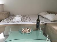 Łóżko lub łóżka w pokoju w obiekcie Apartment Sandrina