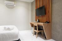 TV a/nebo společenská místnost v ubytování Chill D Resort Buriram