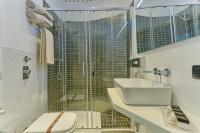Agape Hotel AA Hotelsにあるバスルーム