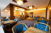 Posezení v ubytování REAL KiNG SUiTE HOTEL