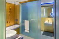 Symphony Style Hotel Kuwaitにあるバスルーム