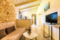 TV a/nebo společenská místnost v ubytování Finca Agroturismo Sa Cova den Borino