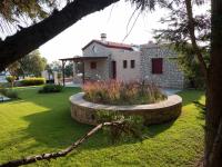 Vonkajšia záhrada v ubytovaní Stone house
