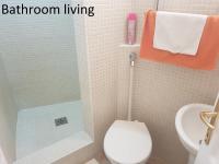 Kúpeľňa v ubytovaní Zoli Apartmanok-Zoli Kölcsey 19 Villa