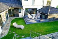 Vonkajšia záhrada v ubytovaní Luxury Villa