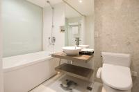广州友和酒店Yuwa Hotel-Free Shuttle Bus to Canton Fair Complex DuringCanton Fair Periodにあるバスルーム