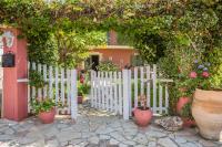 Vonkajšia záhrada v ubytovaní Best Kefalonia villas - charming 3 bedroom villa Gardenia