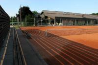 Tenis alebo squash v ubytovaní Tennis- und Freizeitzentrum Neudörfl alebo jeho okolí