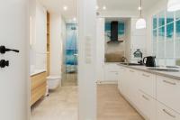 Kuchyňa alebo kuchynka v ubytovaní Apartments Gdańsk Starowiejska by Noclegi Renters