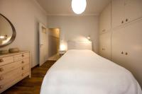 Posteľ alebo postele v izbe v ubytovaní Brand new Modern Apartment with satellite TV