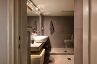 Kúpeľňa v ubytovaní Brand new Modern Apartment with satellite TV