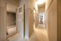 Posteľ alebo postele v izbe v ubytovaní Brand new Modern Apartment with satellite TV