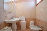 A bathroom at Villa Eos
