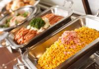 ホテルの敷地内または近くでの食事または食べ物
