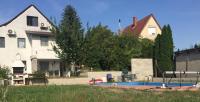 Basen w obiekcie Piknik Apartmant lub w pobliżu