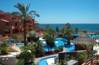The swimming pool at or close to Estepona Mar Azul Aparthotel