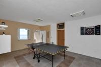 Stolný tenis v ubytovaní Villa Makar,heated pool,gym,grill,seaview alebo v jeho okolí