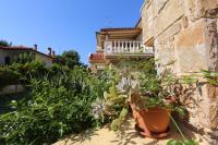 Vonkajšia záhrada v ubytovaní Villa Argo 2 - Beachfront, Big gardens, Location!