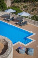 Bazén v ubytovaní Brand New Skala Beach Apartment- Pieno Di Luce alebo v jeho blízkosti