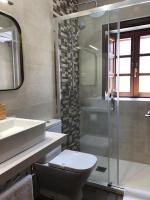 Un baño de El Cuartel del Rio Dulce