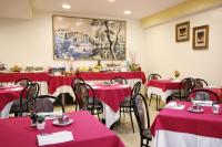 Restauracja lub miejsce do jedzenia w obiekcie Hotel Savoia Sorrento