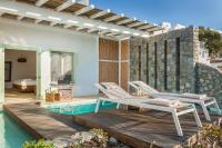 Bazén v ubytovaní KLIDON Dreamy Living Suites alebo v jeho blízkosti