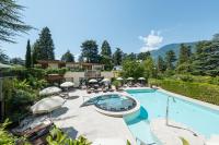 Bazén v ubytovaní Hotel Mignon Meran Park & Spa alebo v jeho blízkosti