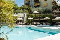 Bazén v ubytovaní Hotel Mignon Meran Park & Spa alebo v jeho blízkosti