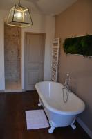 Een badkamer bij Les Hautes Sources - Esprit de France