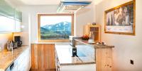 A kitchen or kitchenette at ArtiHome